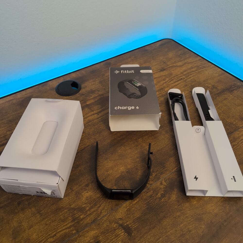 Open Box Google Fitbit Charge 6 Fitness Tracker - Picture 5 of 5
